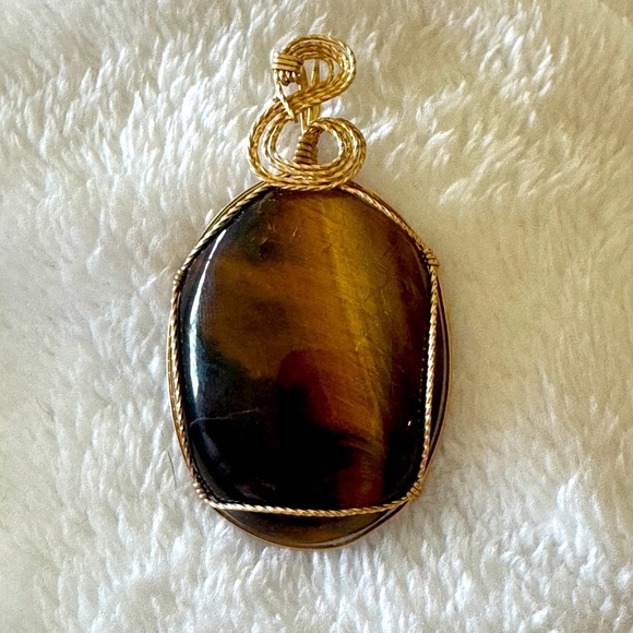 Tiger’s Eye Large Pendant with Gold Wiring Throughout EUC - Picture 1 of 3